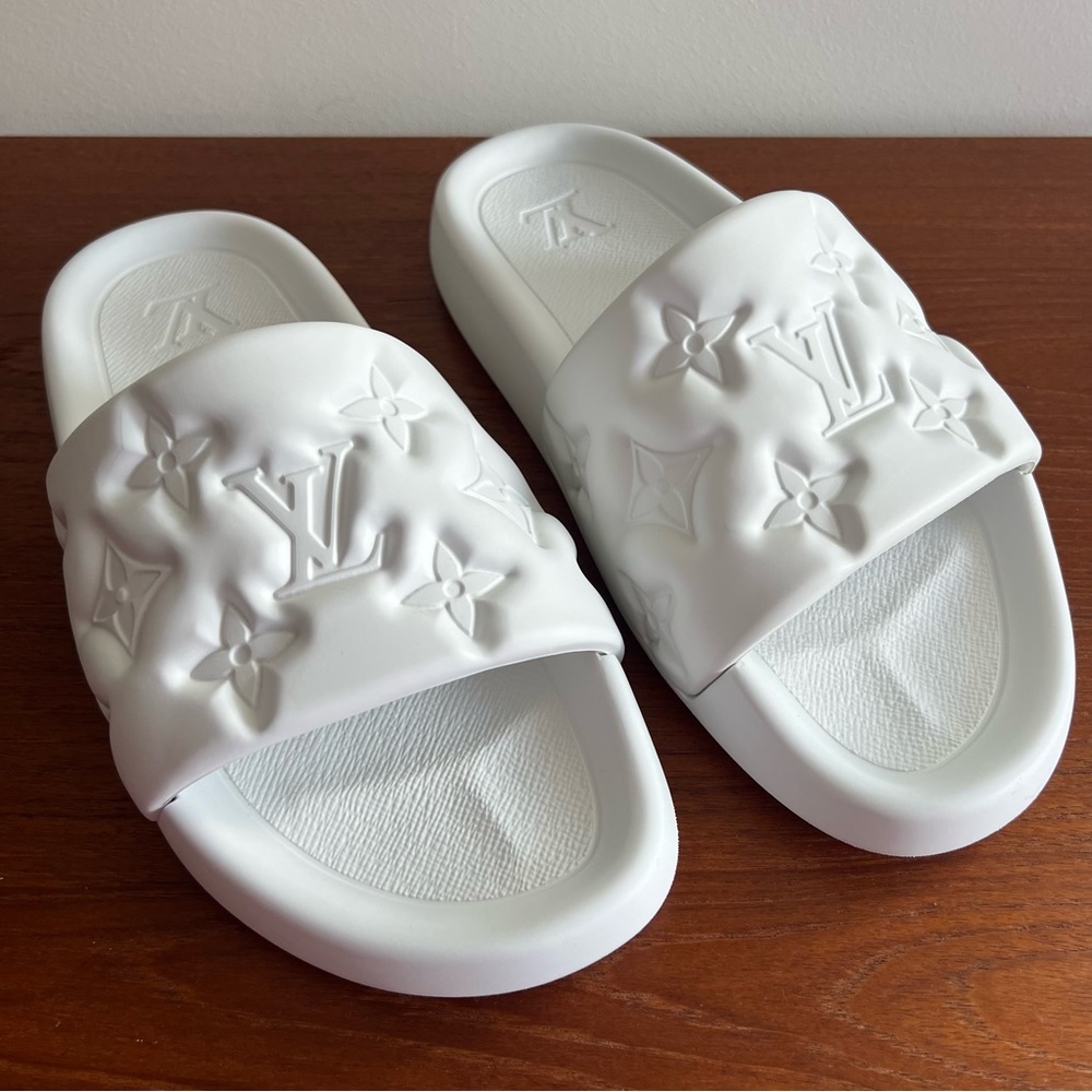 Louis Vuitton Waterfront Mule Slides size 8